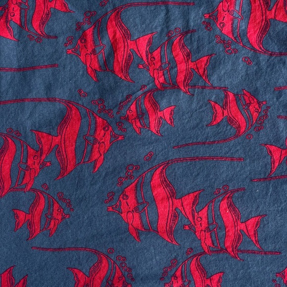 Vissla Shirt Mens Medium Blue Red Button Up Fish Print Short Sleeve Surf - Picture 3 of 14